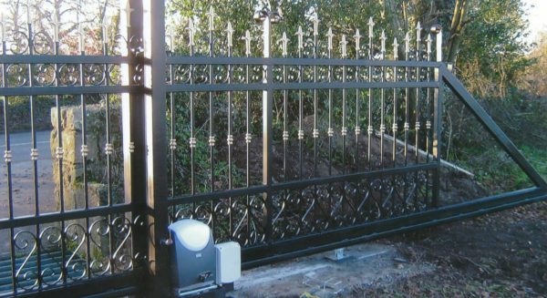 Cantilever Gates